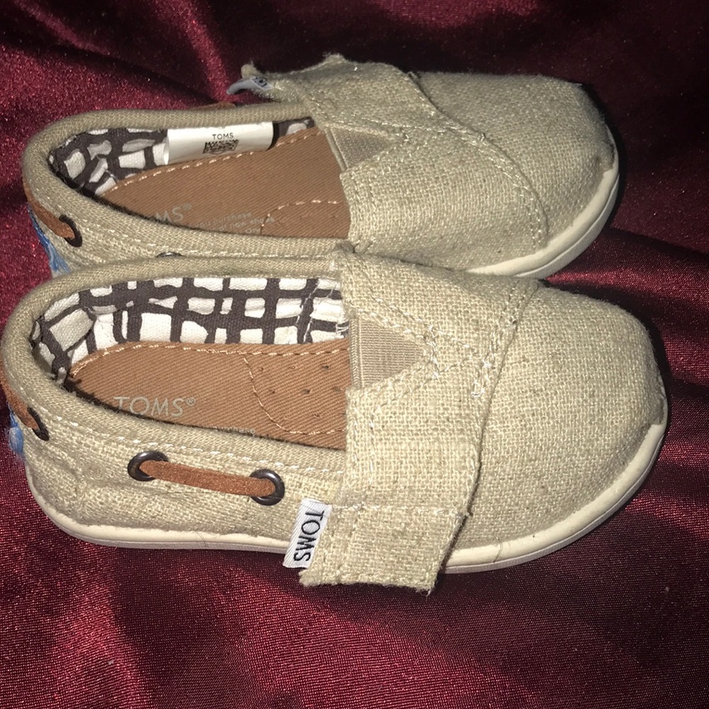 Toms